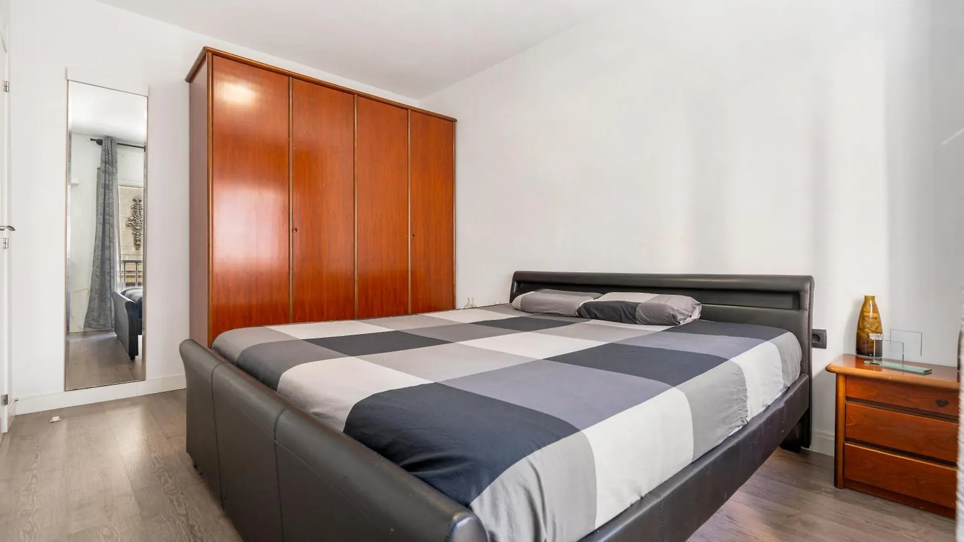 Apartment Your Home In Barcelona Office & Gym & Parking Free Spain