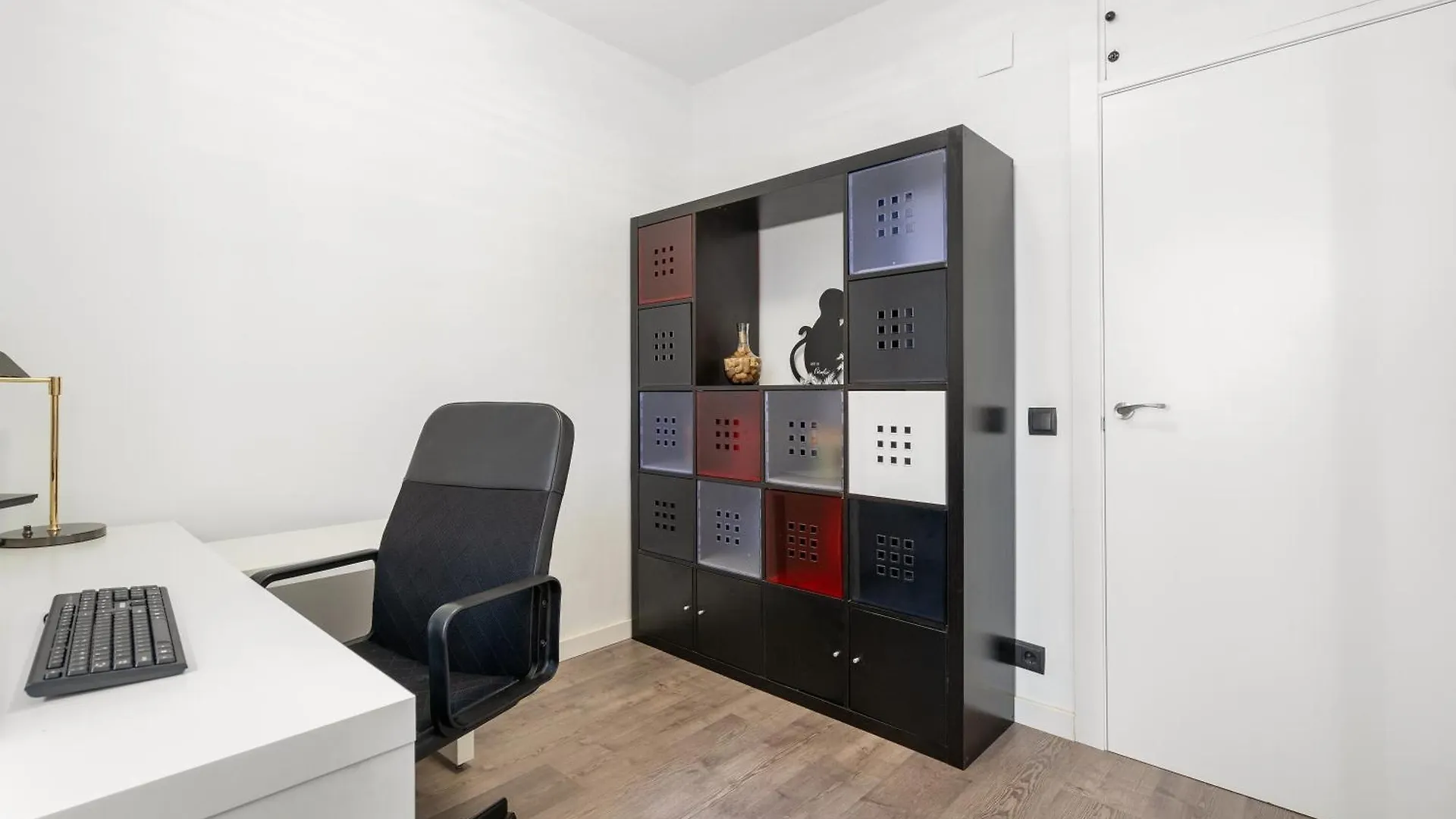 Your Home In Barcelona Office & Gym & Parking Free Apartment